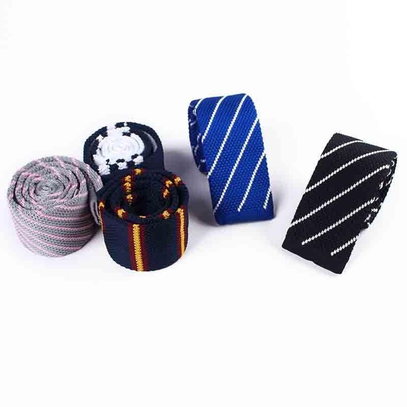 Men's Diagonal Striped Knitted Necktie - image 1