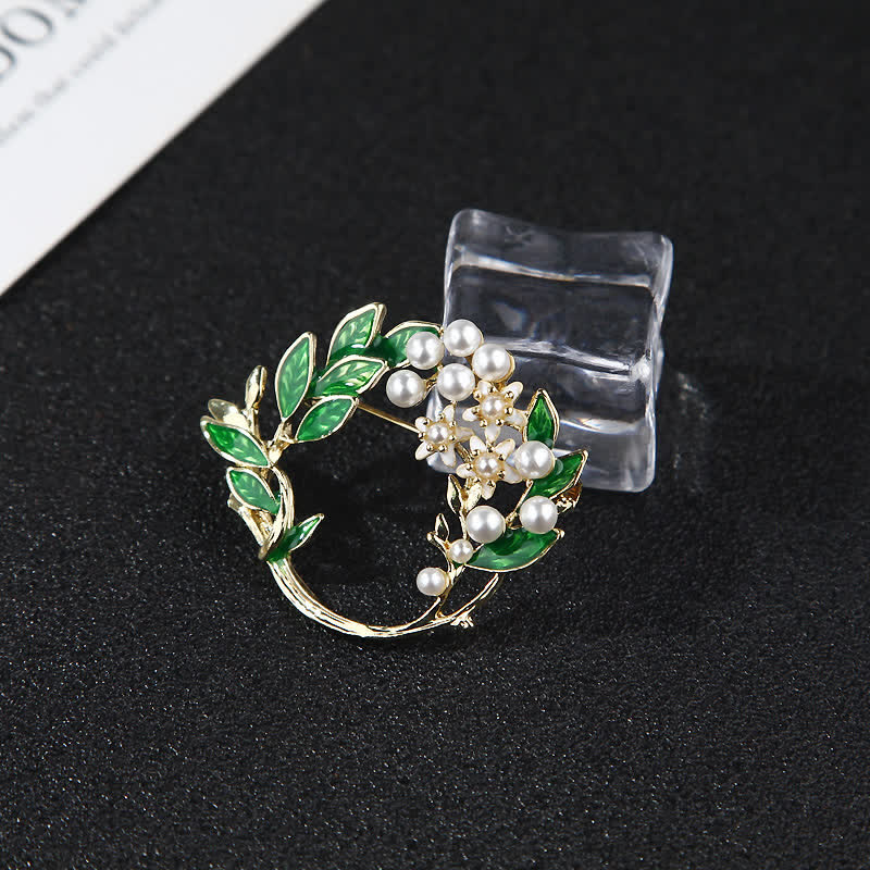Women's Gardenia Blossom Wreath Brooch - image 3