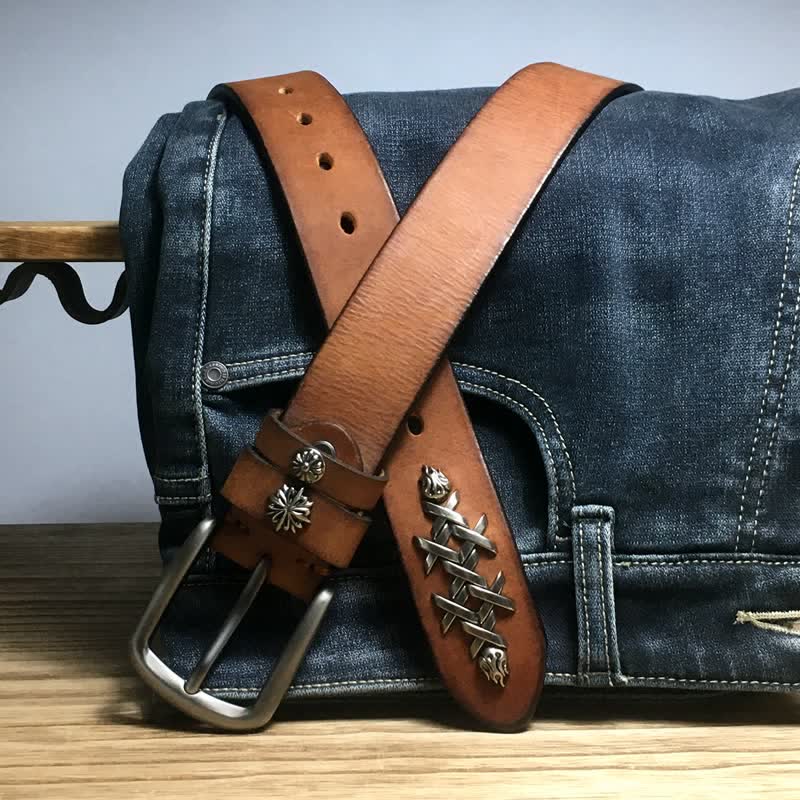 Men's Retro Decorative Carving Rivet Leather Belt - image 3