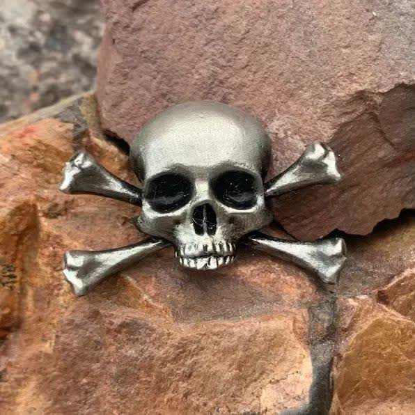 Amazing Retro Gothic Skull Brooch Pin - Skull Cross Bones - image 3