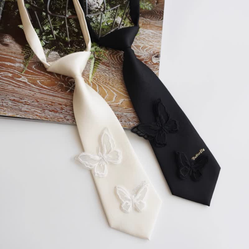 Men's Pre-Tied Leisure Style Butterfly Small Necktie - image 0