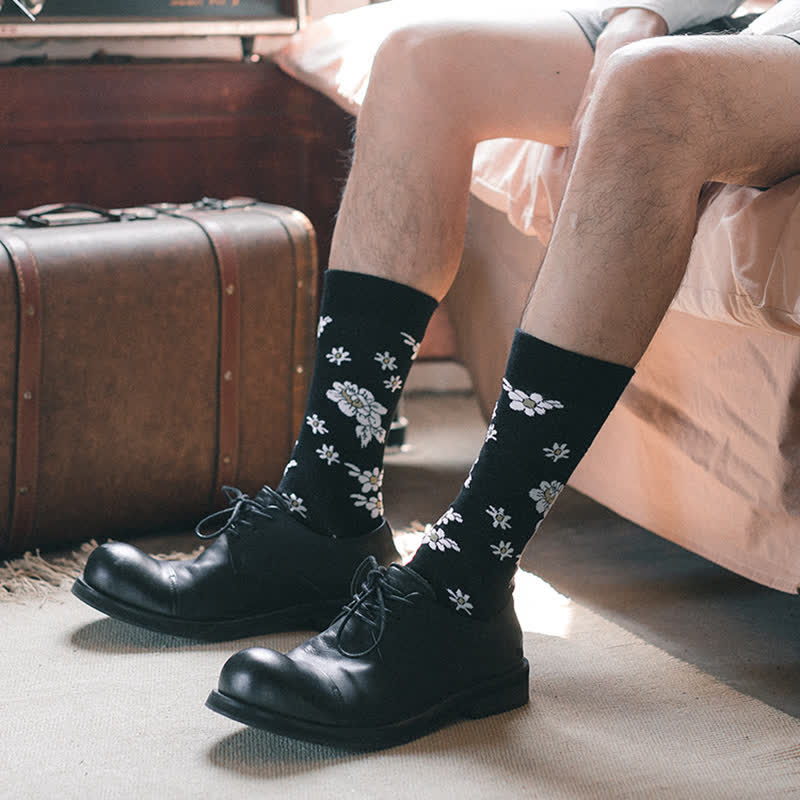 Men's Little White Daisy Black Crew Socks - Black - EU 38-44 - image 0