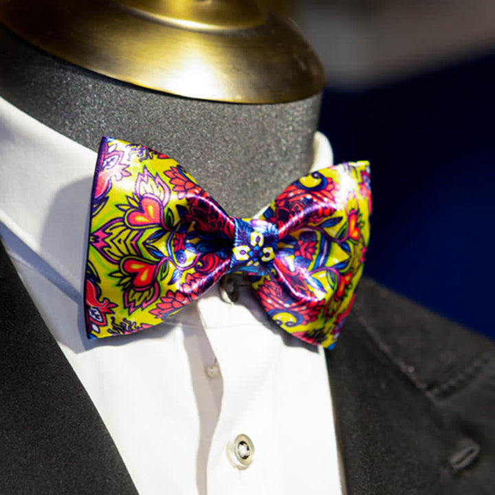 Men's Baroco Style Complex Totem Pattern Bow Tie - image 1