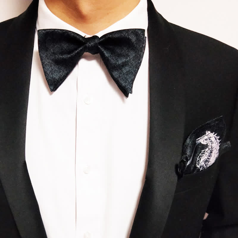 Men's Vintage Baroque Printed Oversized Pointed Bow Tie - image 0