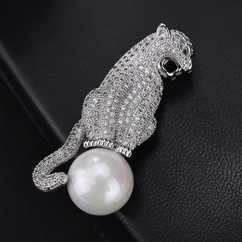Unisex Leopard Shiny Zircon Faux Pearl Decoration Brooch - image 1