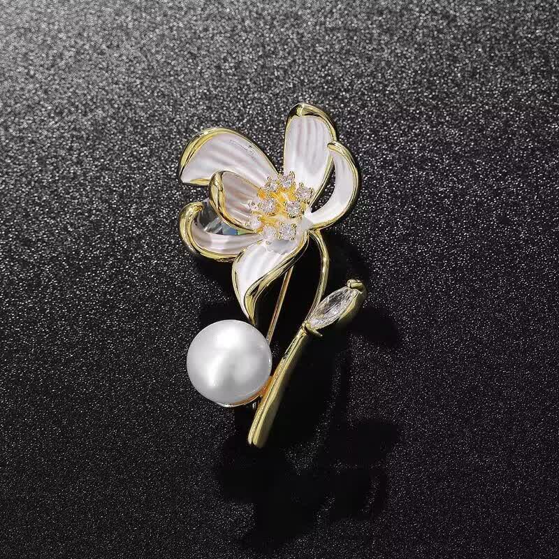 Women's Classic Lotus Flower Faux Pearl Brooch - image 2