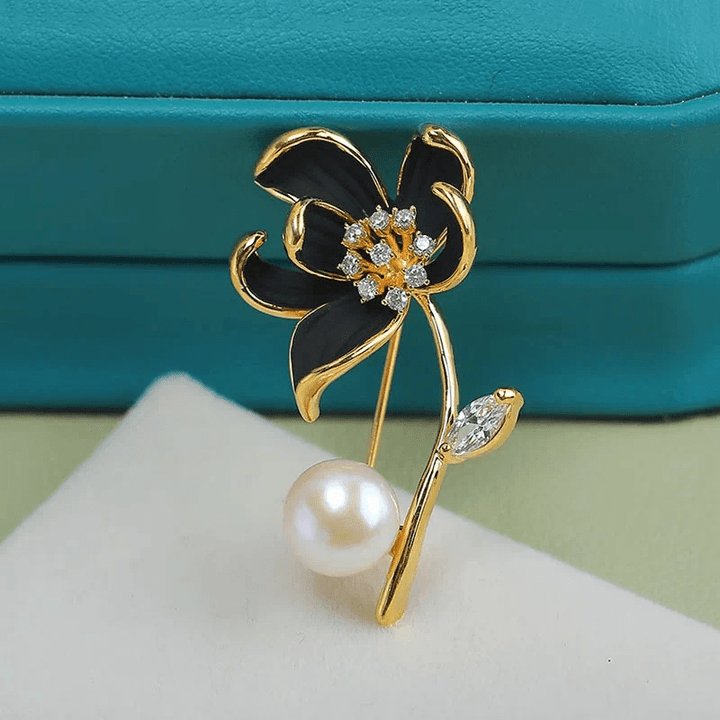 Women's Classic Lotus Flower Faux Pearl Brooch