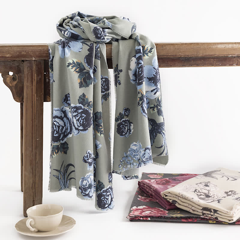 Women's Graceful Large Rose Romantic Pattern Scarf - image 0