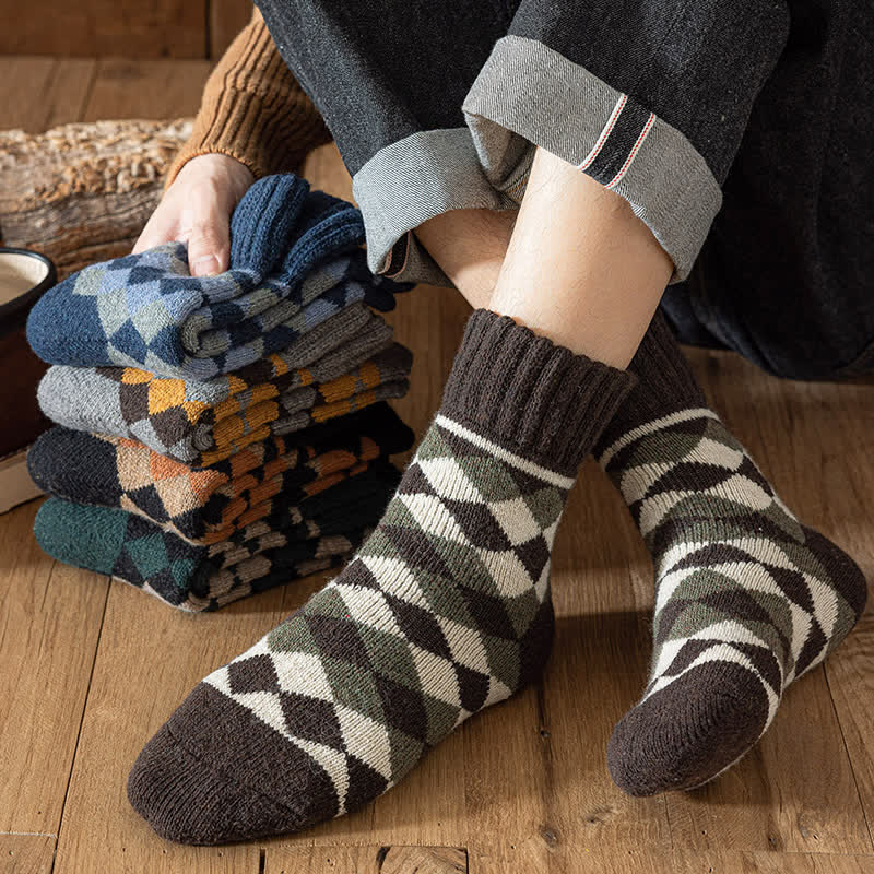 Men's Characteristic Plaid Pattern Winter Crew Socks - image 1