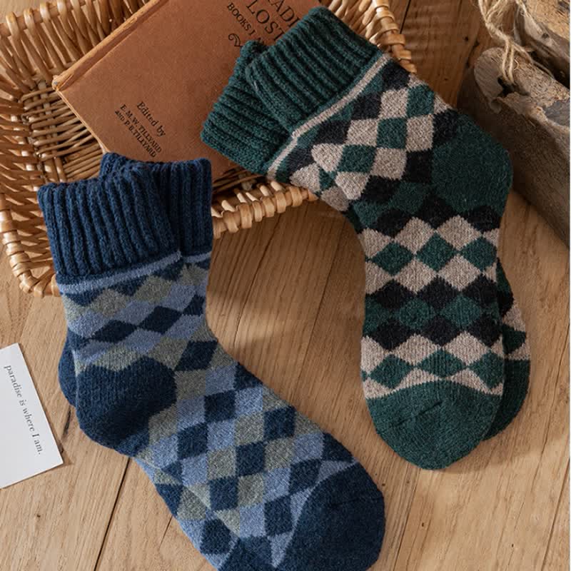 Men's Characteristic Plaid Pattern Winter Crew Socks - image 5