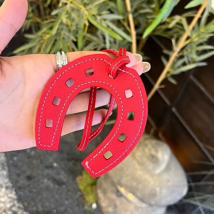 Hangings Simple Horseshoe Pendant Leather Keychain - Red - image 13