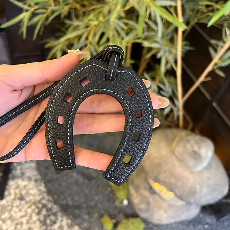 Hangings Simple Horseshoe Pendant Leather Keychain - Black - image 5