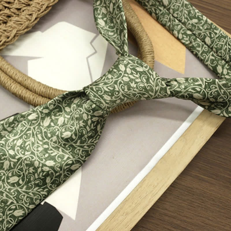 Men's Green & White Vine Floral Printed Necktie - image 1