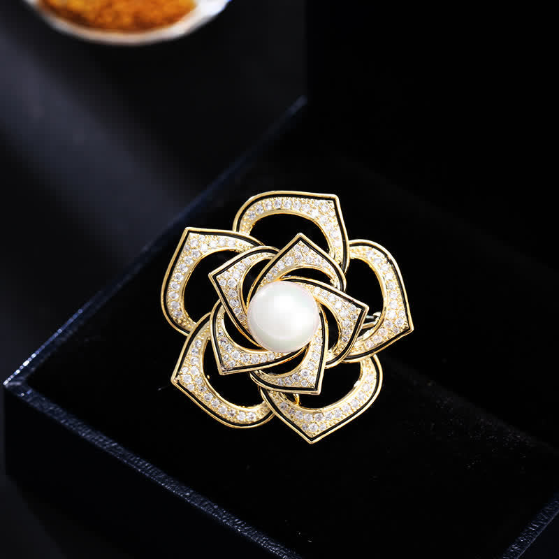 Women's Purity Camellia Pearl Brooch - Gold - image 1