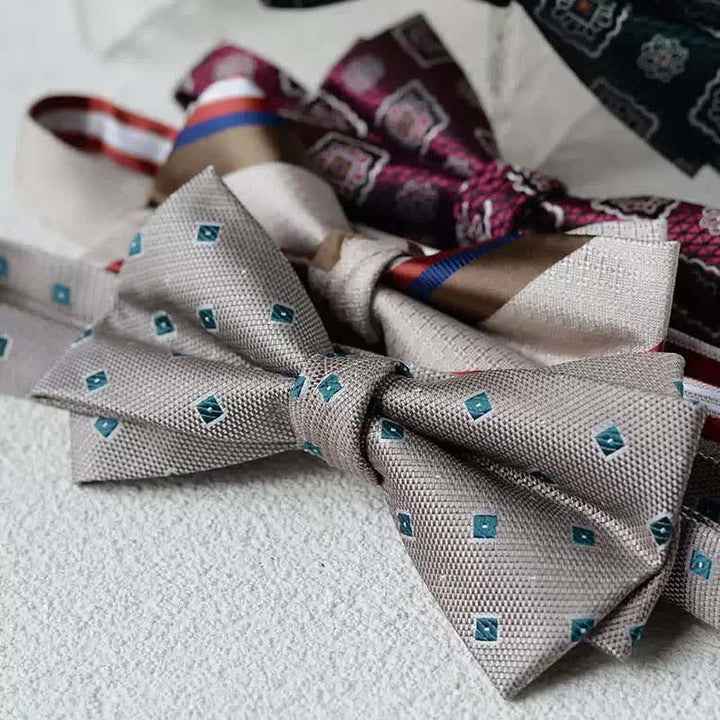Men's Vintage Printed Double Layered Handkerchief Bow Tie - image 4