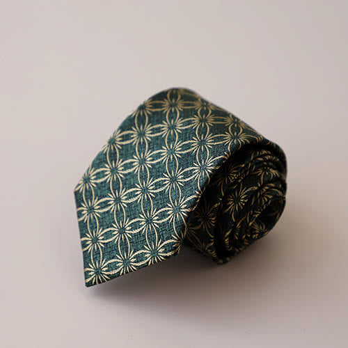 Men's Green Daisy Floral Pattern Necktie - Green Daisy - image 0