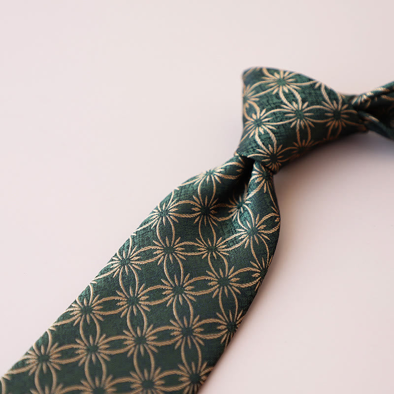 Men's Green Daisy Floral Pattern Necktie - image 1