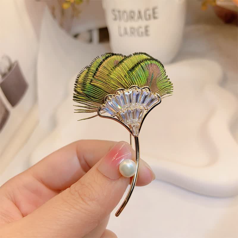 Women's Green Peacock Feather Gingko Leaf Shape Brooch - image 1