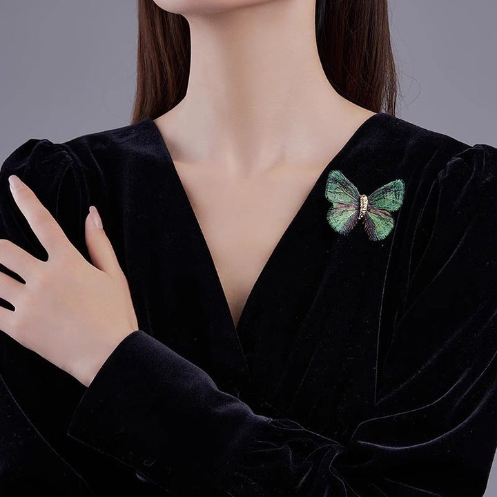 Women's Retro Butterfly Gradient Color Embroidered Brooch