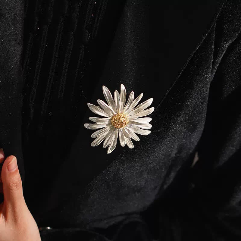 Women's Artistic Oil Painting Silver Daisy Brooch - image 3