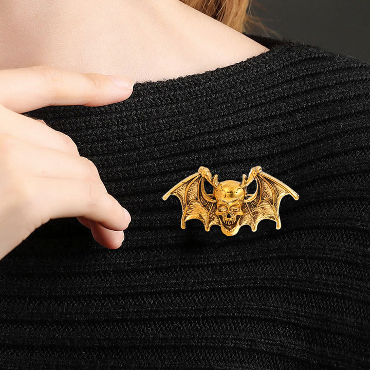 Creative Halloween Bat And Skull Brooch Accessory - image 1