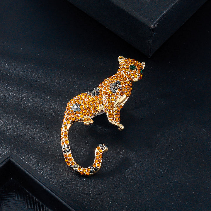 Golden Diamond Studded Emerald Green Eyes Cheetah Brooch - image 2