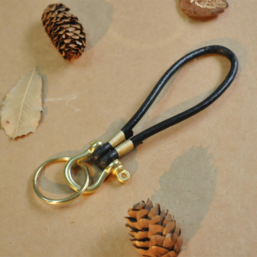 Western Cow Letter Print Pendant Horseshoe Buckle Keychain - Black - Z - image 1