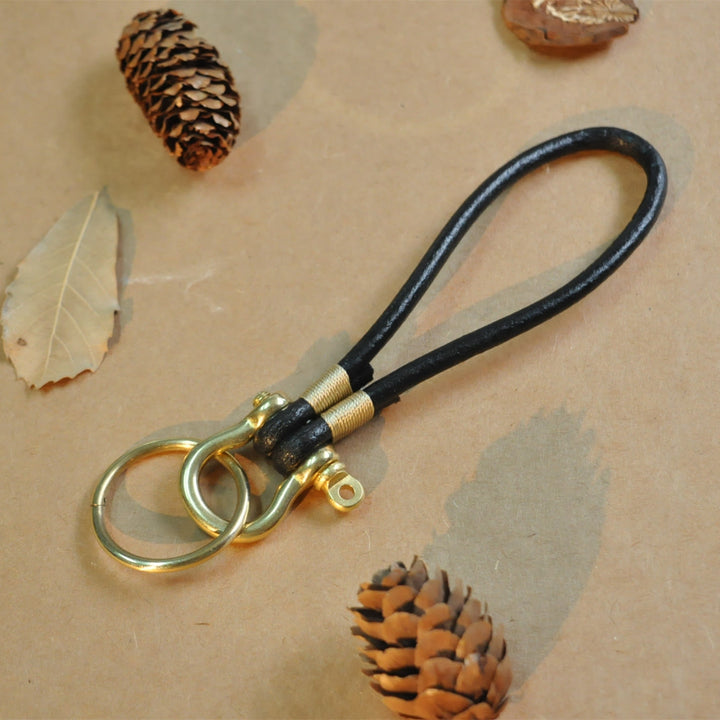 Western Cow Letter Print Pendant Horseshoe Buckle Keychain - Black - Z - image 1