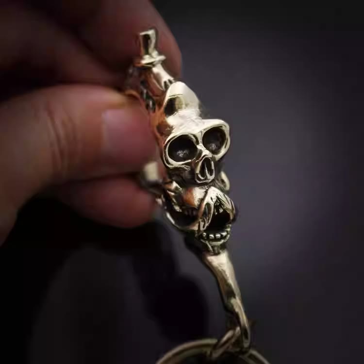 Creative Brass Skull-shaped Keychain With Ring - image 3