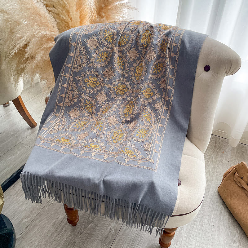 Women's Vintage Floral Pattern Fringed Shawl Scarf - image 8
