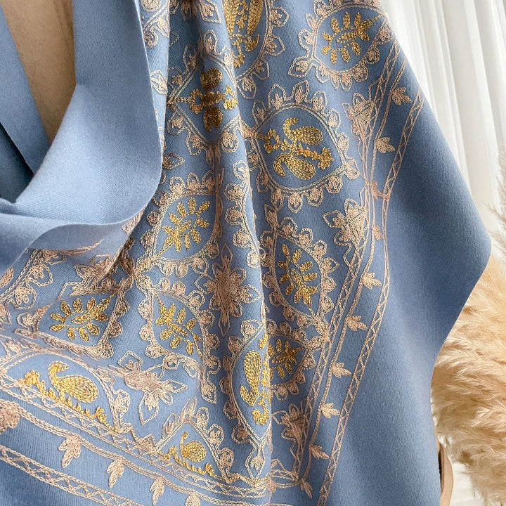 Women's Vintage Floral Pattern Fringed Shawl Scarf - image 4