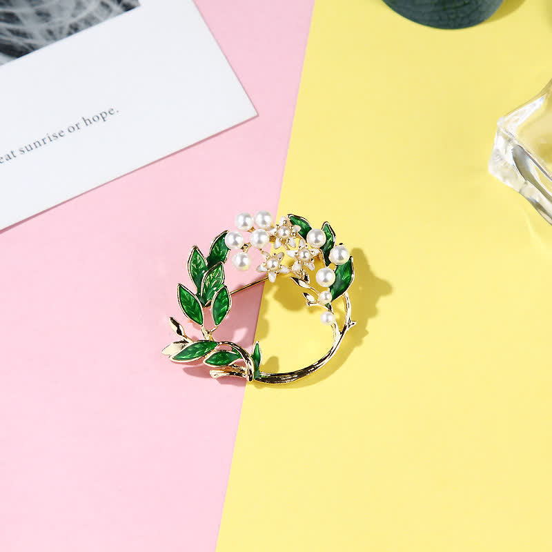 Women's Gardenia Blossom Wreath Brooch - image 7