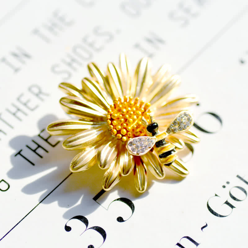 Women's Sweet Sunflower Bee Brooch - image 1