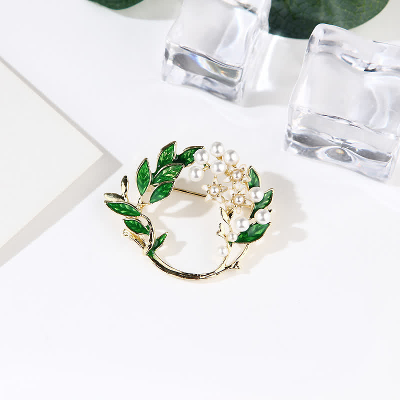 Women's Gardenia Blossom Wreath Brooch - image 6