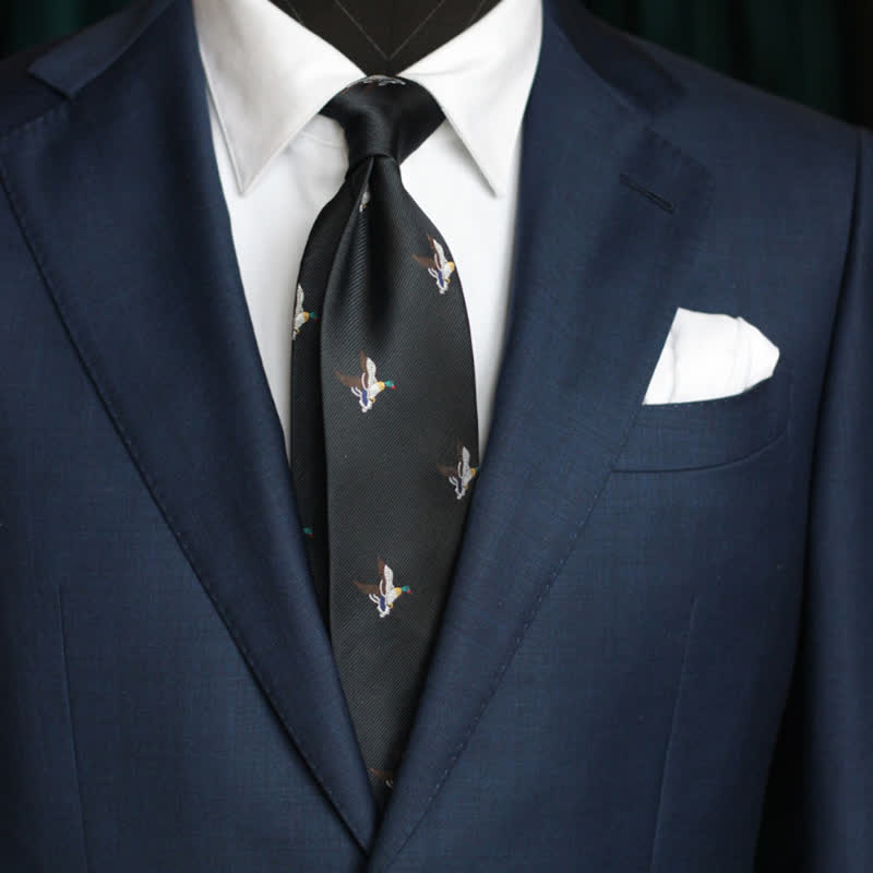 Men's Repeating Animal Motifs Striped Necktie - Black - image 1