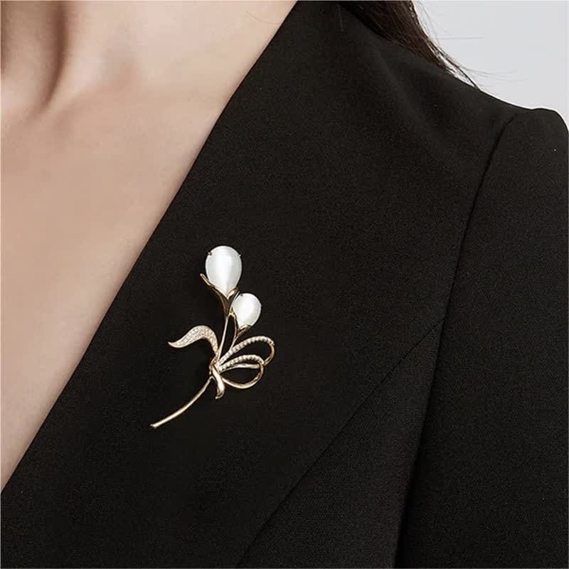 Women's Exquisite Tulip Pearl Brooch - image 1