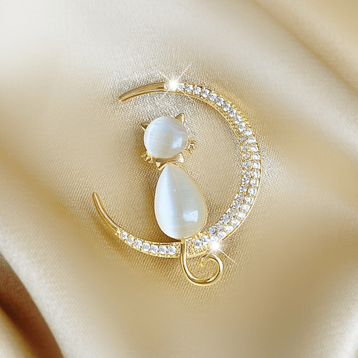 Women's Meniscus Moon Kitty Brooch - image 5