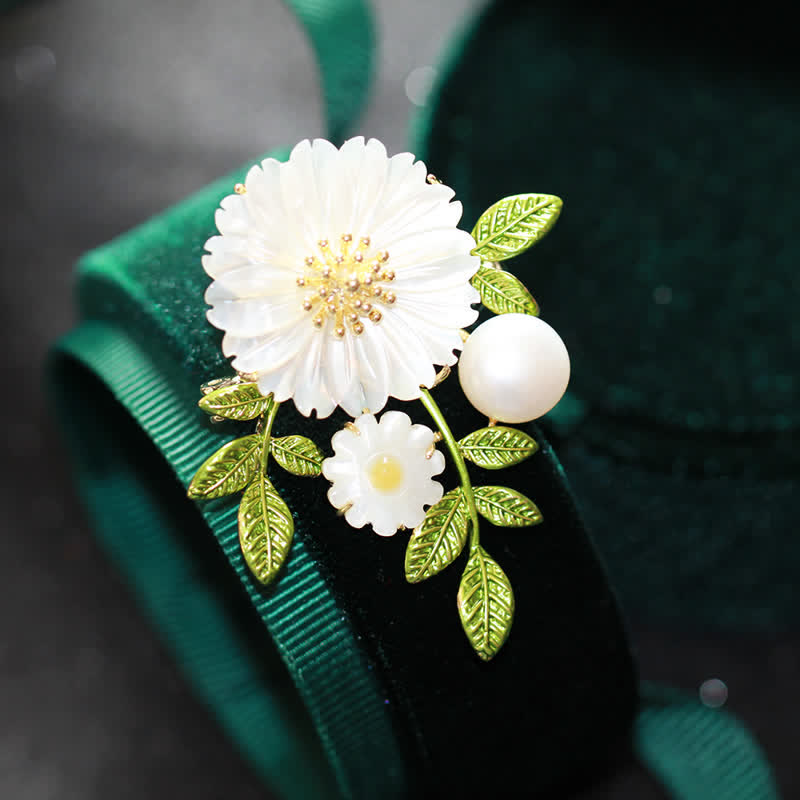 Women's Romantic Daisy Shell Pearl Brooch - image 3