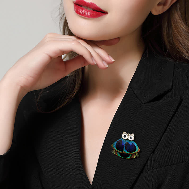 Women's Lovely Owl Peacock Feather Brooch - image 2